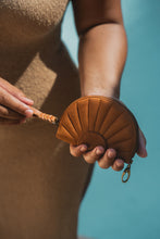 Load image into Gallery viewer, Soleil Purse - Tan