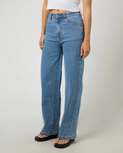Load image into Gallery viewer, Jacqui Wide Leg Jean - Light Blue
