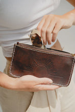 Load image into Gallery viewer, Rising Sun Pouch - Vintage Brown
