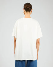 Load image into Gallery viewer, Rocky Mountains relaxed Tee - V White
