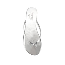 Load image into Gallery viewer, Tori Thongs - Silver
