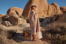 Load image into Gallery viewer, Woven Throw - Blush
